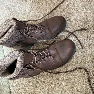 Brown winter fashion boots